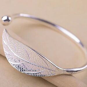 Adjustable 925 Sterling Silver Leaf-Shaped Bracelet